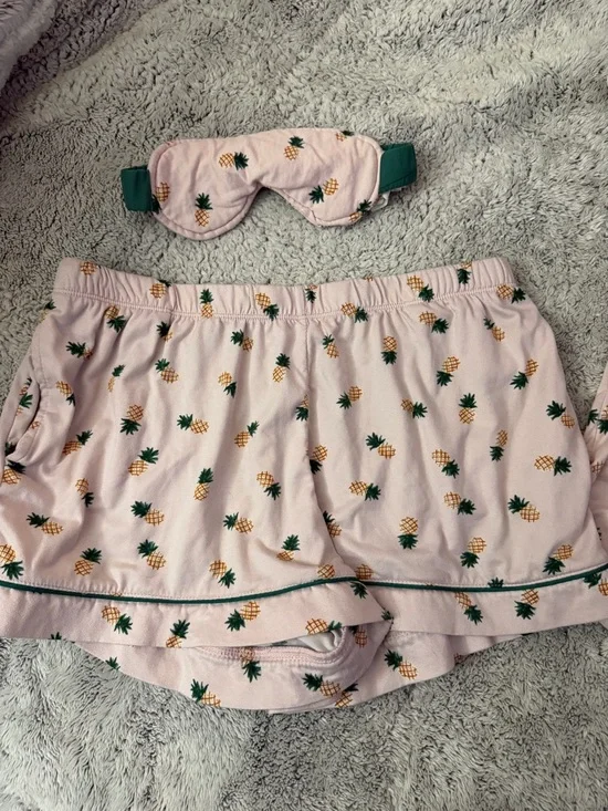 Kate Spade Pink Pineapple Print Short Pajama Set with Eye Mask - Picture 6 of 7